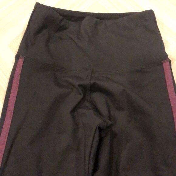 Strut This Black Leggings w. Pink & Purple Side Stripes - Picture 6 of 8